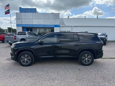 Used 2024 Chevrolet Traverse LS FWD image 9