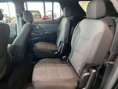 Used 2023 Chevrolet Traverse LT AWD/4WD image 17