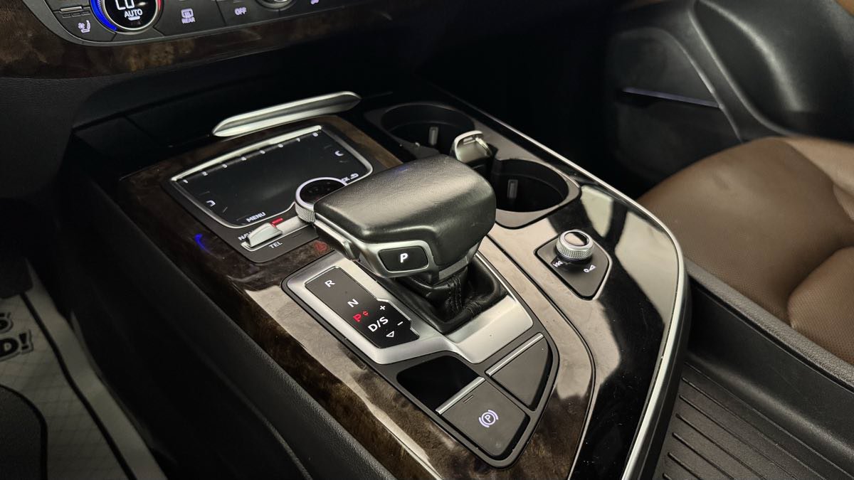 Used 2017 Audi Q7 3.0T Premium Plus AWD/4WD image 21