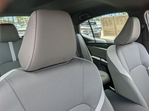 Used 2026 Toyota Camry SE w/ Convenience Package image 3