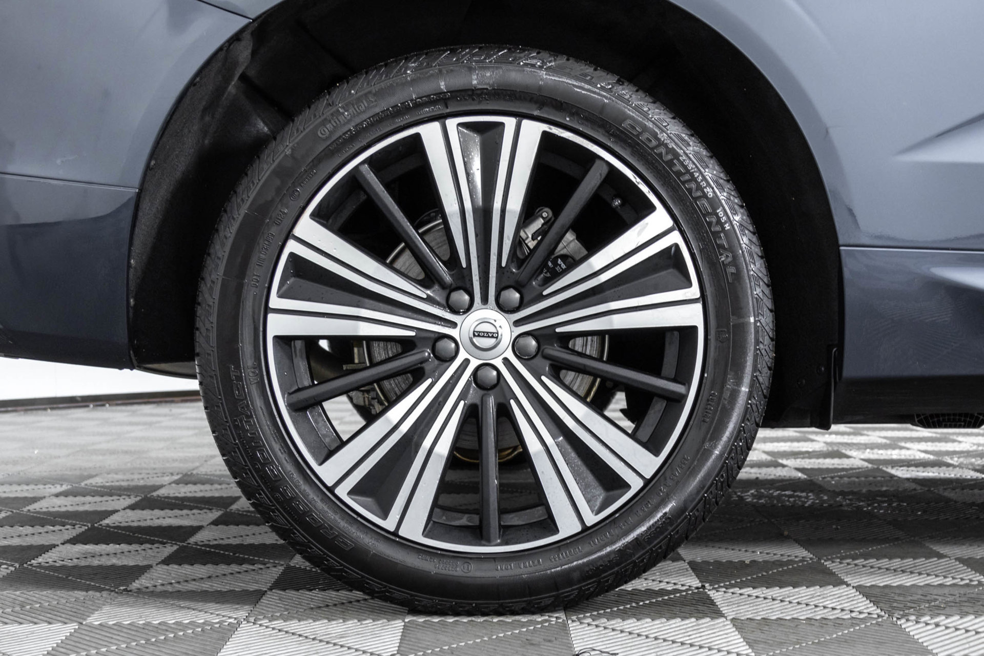 Used 2022 Volvo XC60 B5 Inscription w/ Protection Package Premier FWD image 45