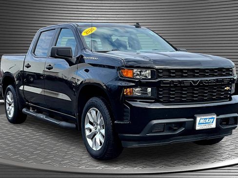 Used 2020 Chevrolet Silverado 1500 Custom w/ Custom Value Package image 1