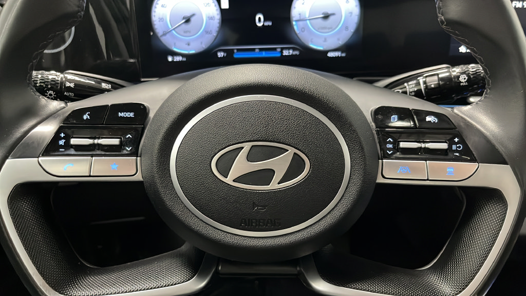Used 2025 Hyundai Elantra SEL FWD image 16