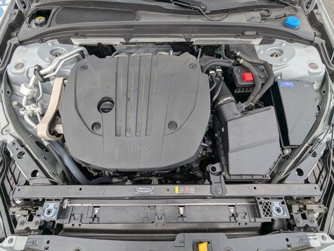 Used 2025 Volvo V60 B5 Cross Country Plus image 36