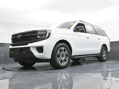 Used 2025 Ford Expedition Max Active image 26