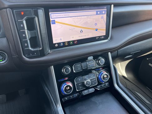 Used 2021 GMC Yukon XL Denali w/ Denali Premium Package image 10