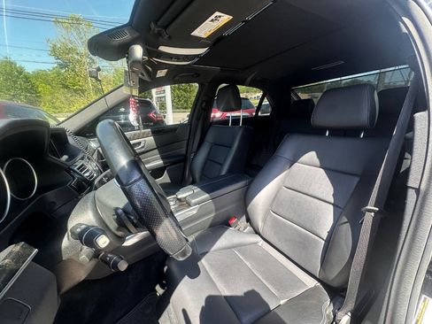 Used 2016 Mercedes-Benz E 350 4MATIC Sedan w/ Premium Package image 9