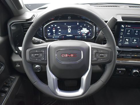 Used 2025 GMC Sierra 1500 SLE w/ Preferred Package image 7