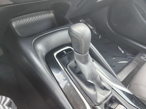 Used 2020 Toyota Corolla LE image 6