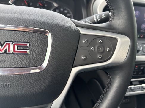 Used 2023 GMC Acadia SLT w/ Elevation Edition image 18