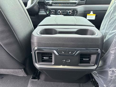 New 2026 GMC Sierra 1500 SLT w/ SLT Premium Package image 6