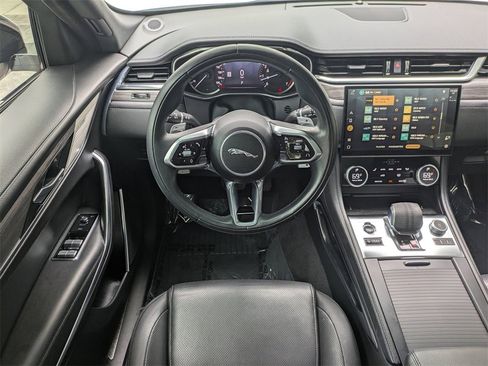 Used 2022 Jaguar F-PACE S image 17