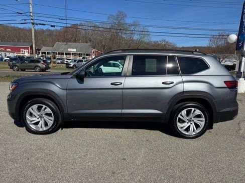 Used 2023 Volkswagen Atlas SE w/ Panoramic Sunroof Package image 8