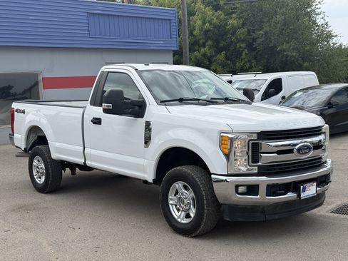 Used 2017 Ford F250 XLT w/ XLT Value Package AWD/4WD image 2