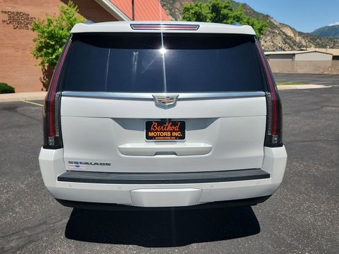Used 2019 Cadillac Escalade ESV Platinum image 13