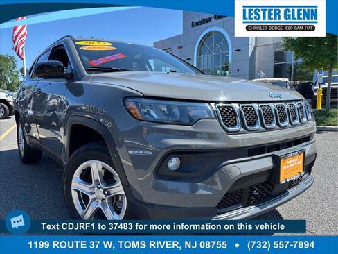 Certified 2023 Jeep Compass Latitude w/ Sun and Sound Group AWD/4WD image 1