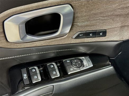 Used 2022 Kia Sorento SX Prestige image 18