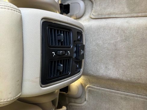 Used 2015 Jeep Grand Cherokee Overland image 31