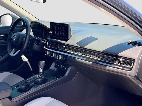 Used 2024 Honda Civic Touring image 28