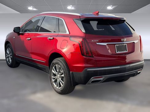 Used 2021 Cadillac XT5 Premium Luxury image 3