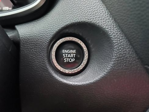 Used 2025 Toyota Corolla Cross XLE w/ Convenience Package FWD image 30