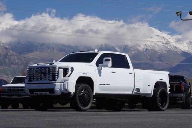 Used 2026 GMC Sierra 3500 Denali Ultimate AWD/4WD image 3
