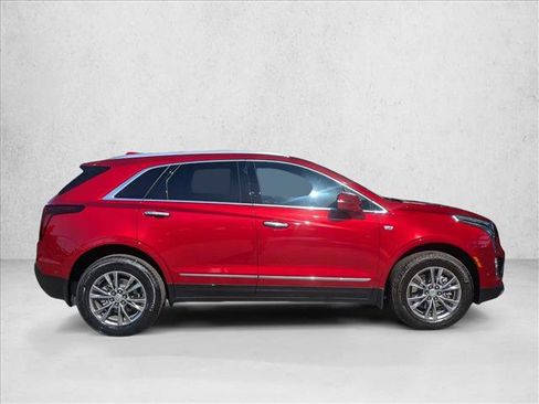Used 2023 Cadillac XT5 Premium Luxury w/ Technology Package image 4