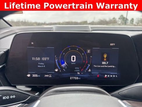 Used 2025 Chevrolet Suburban Z71 image 15