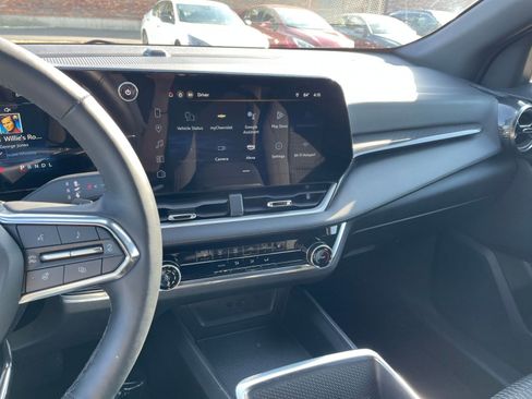 Used 2025 Chevrolet Equinox LT image 17