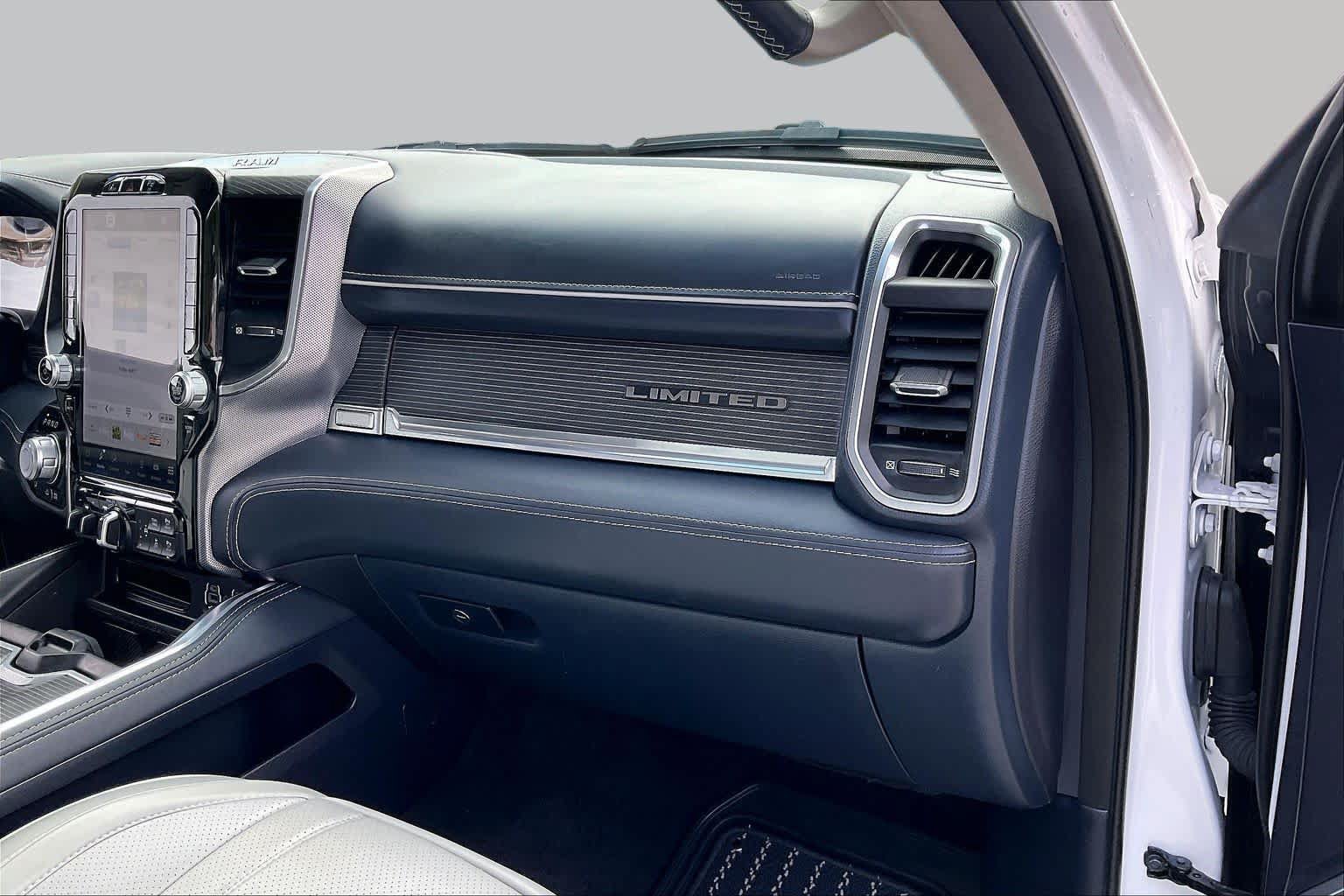 Used 2023 RAM 1500 Limited AWD/4WD image 17