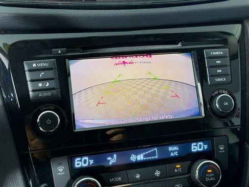 Used 2018 Nissan Rogue SV FWD image 14