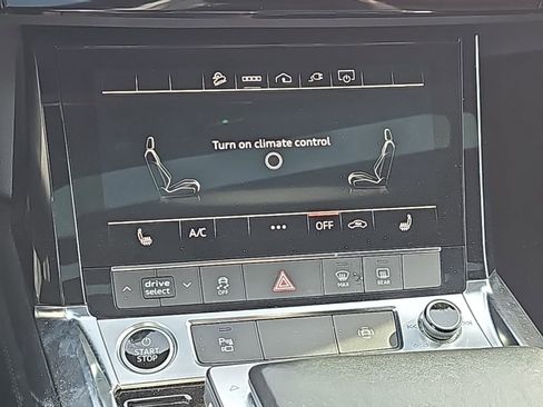 Used 2022 Audi e-tron Premium w/ Convenience Plus Package image 6