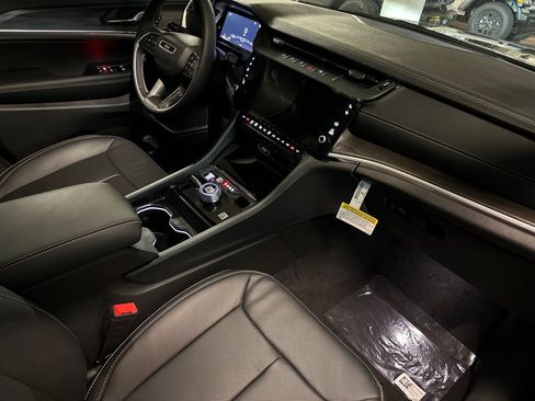 New 2026 Jeep Grand Cherokee Limited image 15