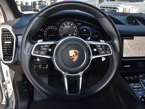 Used 2023 Porsche Cayenne Platinum Edition image 22