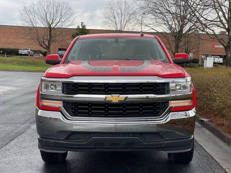Used 2018 Chevrolet Silverado 1500 LT RWD image 4