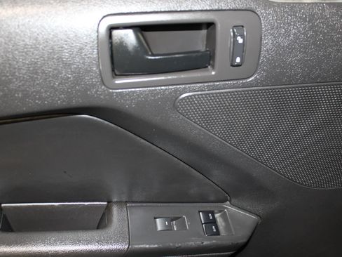 Used 2014 Ford Mustang Convertible RWD image 9