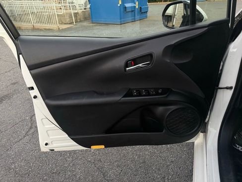 Used 2018 Toyota Prius Prime Plus w/ Carpet Mat Package image 19
