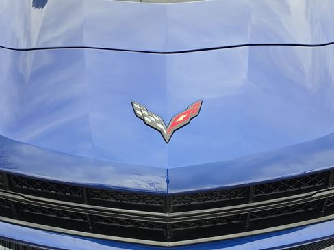 Used 2017 Chevrolet Corvette Stingray Coupe w/ Carbon Flash Badge Package RWD image 30