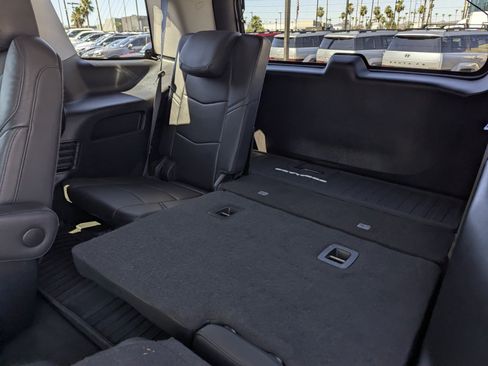 Used 2020 Cadillac Escalade Luxury w/ Escalade Sport Edition AWD/4WD image 9