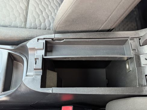 Used 2019 Chevrolet Equinox LT image 24