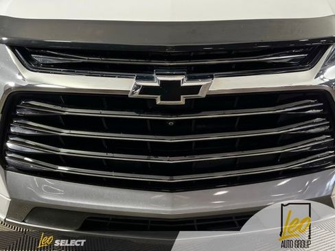 Used 2019 Chevrolet Blazer Premier w/ Sun and Wheels Package AWD/4WD image 7
