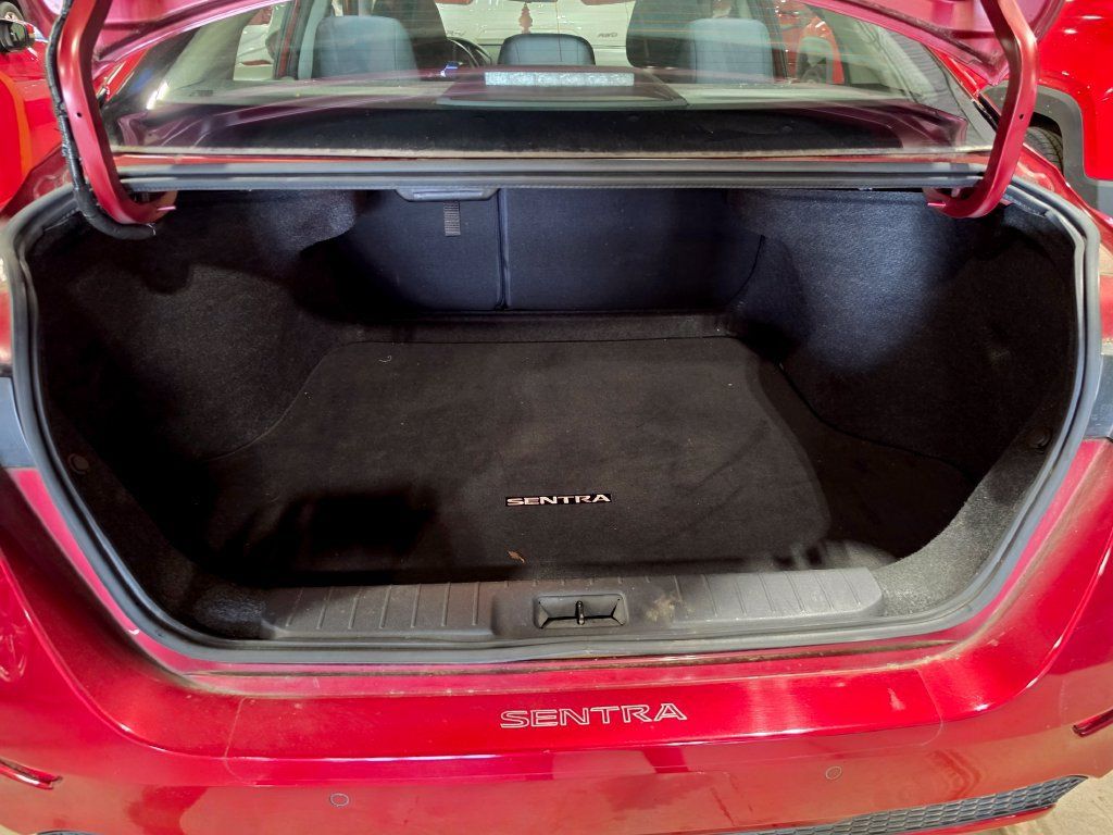 Used 2020 Nissan Sentra SV w/ Trunk Package FWD image 8