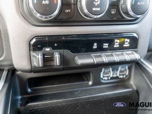 Used 2022 RAM 1500 Big Horn AWD/4WD image 30