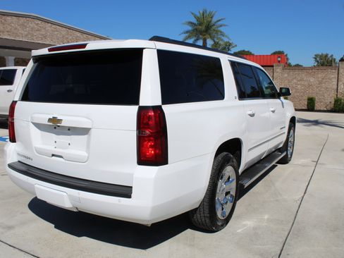 Used 2017 Chevrolet Suburban LT w/ LT Signature Package image 29