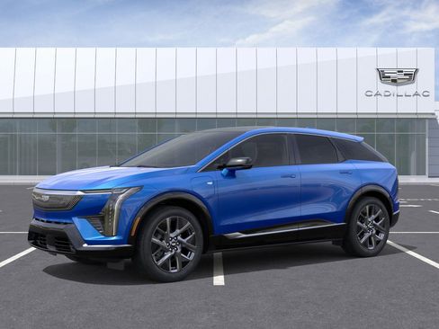New 2025 Cadillac Optiq Luxury 1 image 2
