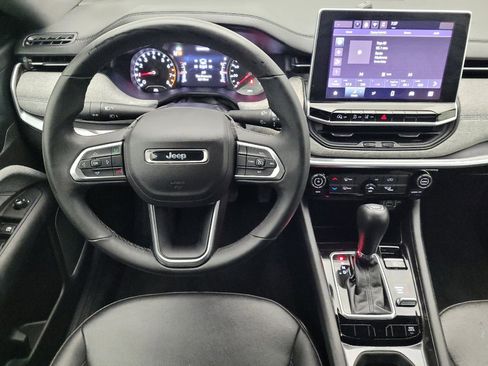 Used 2024 Jeep Compass Latitude image 22