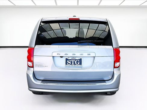 Used 2019 Dodge Grand Caravan SE w/ UConnect Hands-Free Group FWD image 5