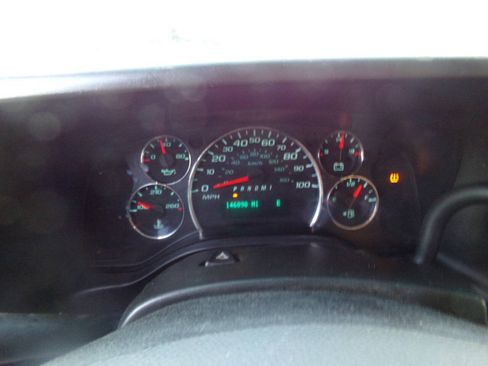 Used 2015 Chevrolet Express 2500 RWD image 30