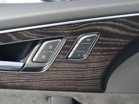 Used 2021 Audi Q7 3.0T Prestige image 28