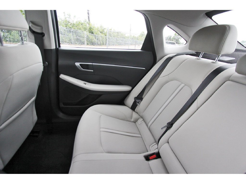 Certified 2025 Hyundai Sonata SEL FWD image 12